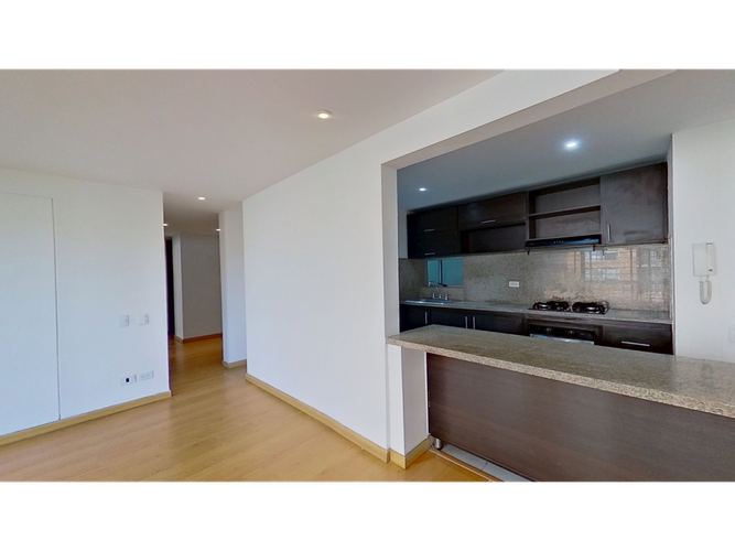 Apartaestudio en venta en Américas Central, Bogotá, 100 m² · foto 2 de 10