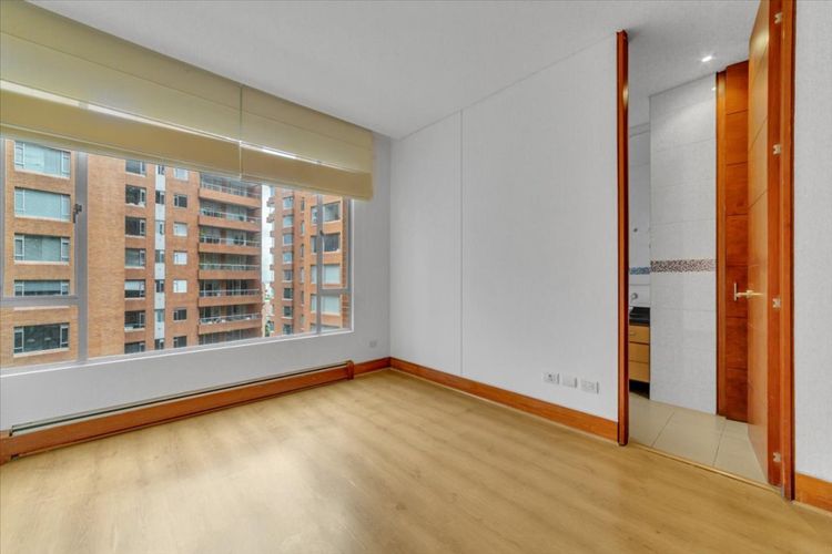 Apartamento de 4 alcobas en venta en Los Rosales, Bogotá, 290 m² · foto 4 de 16