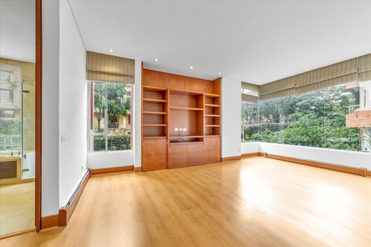 Apartamento de 4 alcobas en venta en Los Rosales, Bogotá, 290 m² · foto 7 de 16