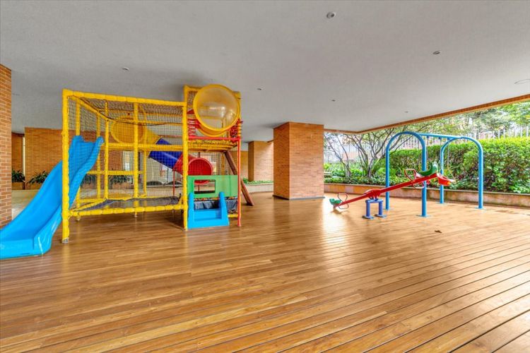 Apartamento de 4 alcobas en venta en Los Rosales, Bogotá, 290 m² · foto 16 de 16