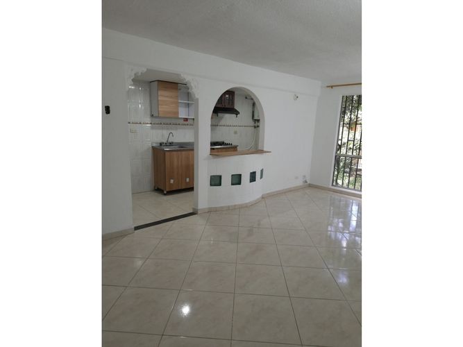 Apartamento de 3 alcobas en venta en Cabecera San Antonio De Prado, Medellín, 74 m² · foto 2 de 21