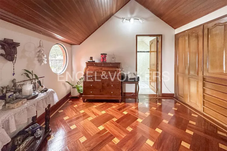 Casa de 5 alcobas en venta en Los Lagartos, Bogotá, 258 m² · foto 17 de 21