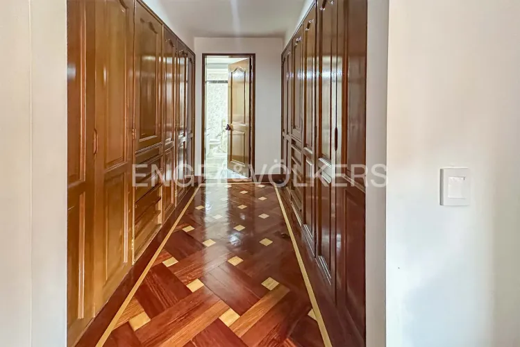 Casa de 5 alcobas en venta en Los Lagartos, Bogotá, 258 m² · foto 10 de 21