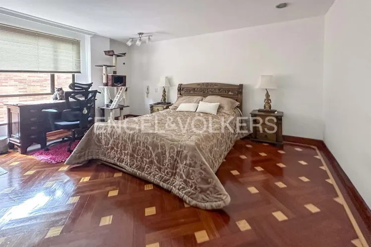Casa de 5 alcobas en venta en Los Lagartos, Bogotá, 258 m² · foto 9 de 21