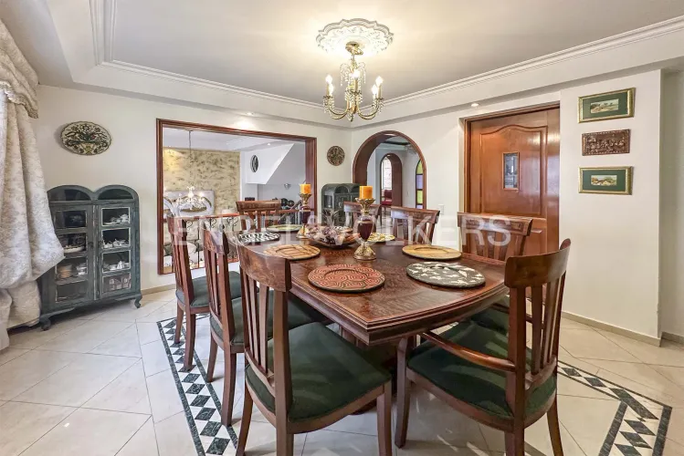 Casa de 5 alcobas en venta en Los Lagartos, Bogotá, 258 m² · foto 4 de 21