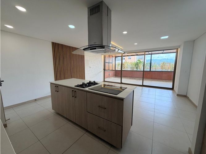 Apartamento de 3 alcobas en venta en San Jose, Sabaneta, 135 m² · foto 2 de 24