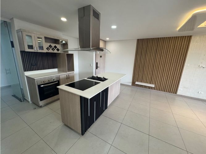 Apartamento de 3 alcobas en venta en San Jose, Sabaneta, 135 m² · foto 3 de 24
