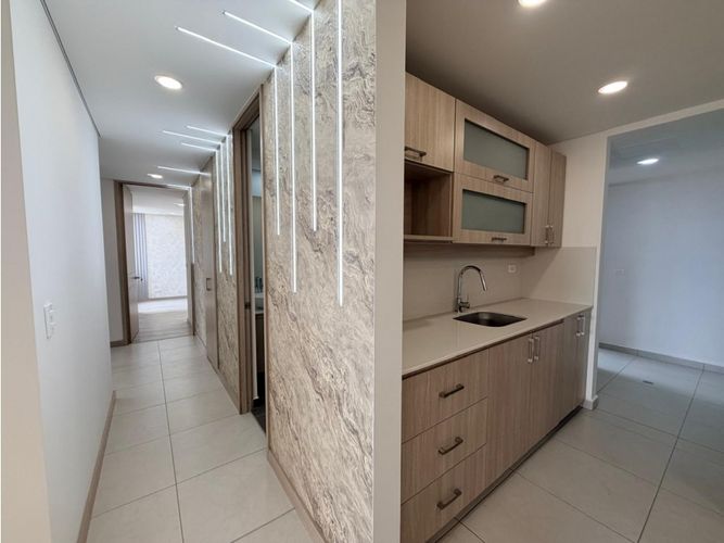 Apartamento de 3 alcobas en venta en San Jose, Sabaneta, 135 m² · foto 5 de 24