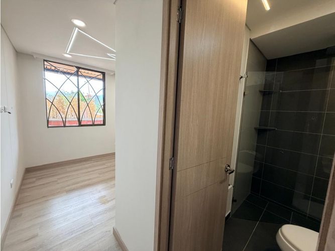 Apartamento de 3 alcobas en venta en San Jose, Sabaneta, 135 m² · foto 13 de 24