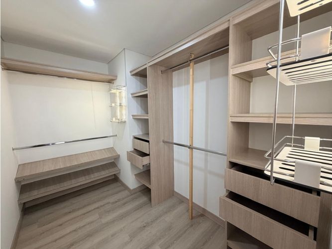 Apartamento de 3 alcobas en venta en San Jose, Sabaneta, 135 m² · foto 14 de 24