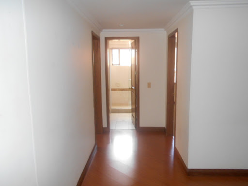 Apartamento en venta en Santa Barbara, Bogotá · foto 3 de 23