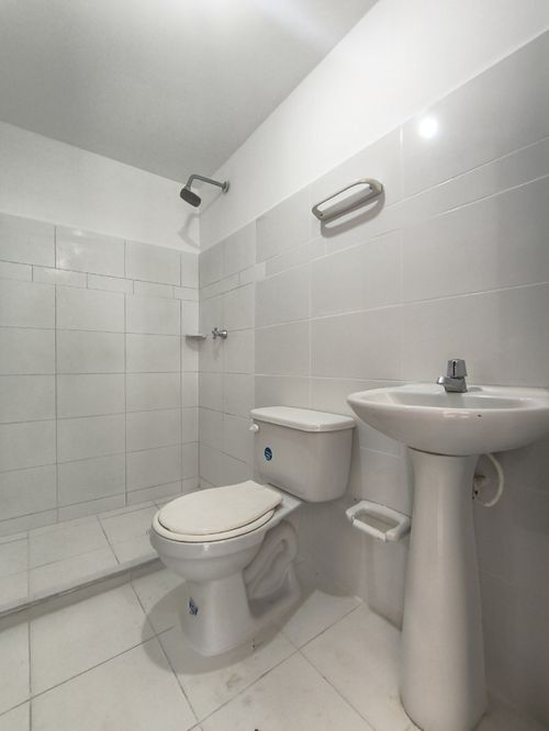 Apartamento de 3 alcobas en venta en Caobos, Villa del Rosario, 64 m² · foto 4 de 9