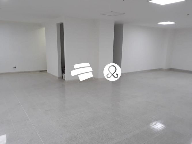 Local en venta en Buenos Aires, Medellín, 208 m² · foto 3 de 9
