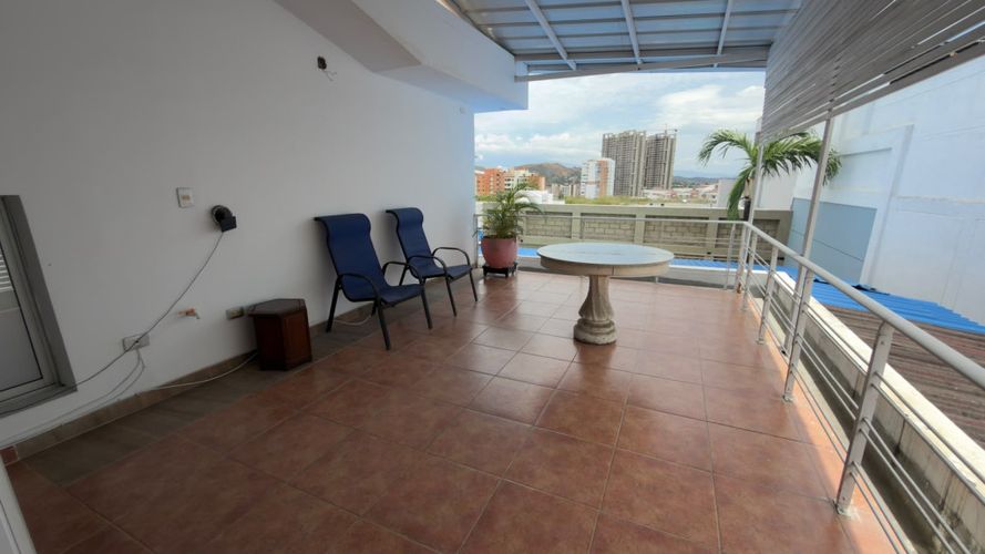 Casa de 5 alcobas en venta en La Floresta, Los Patios, 603 m² · foto 14 de 24