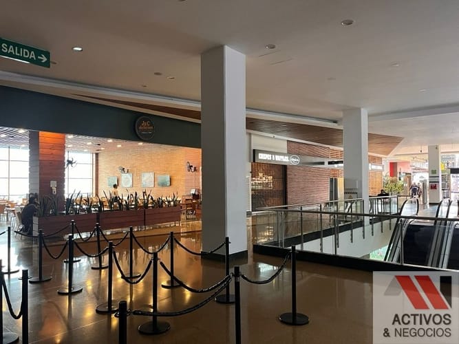 Local en arriendo en Colombia, Medellín, 254 m² · foto 2 de 10