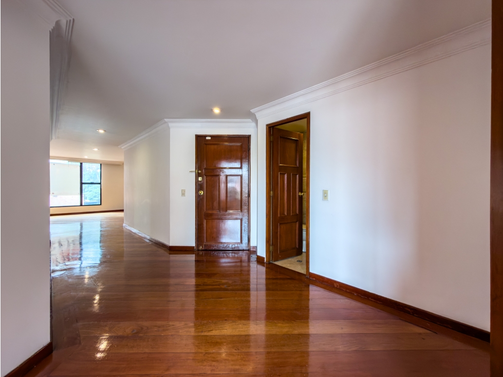 Apartamento en venta en El Refugio, Bogotá · foto 2 de 24