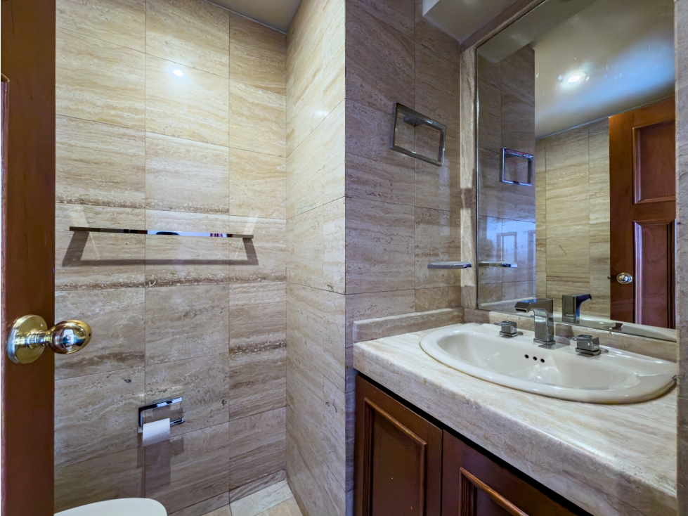 Apartamento en venta en El Refugio, Bogotá · foto 4 de 24