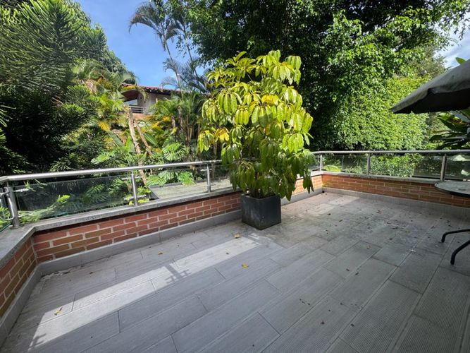 Casa de 4 alcobas en venta en El Esmeraldal, Envigado, 345 m² · foto 9 de 17