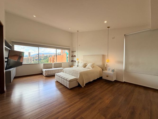 Apartamento de 2 alcobas en venta en San Lucas, Medellín, 138 m² · foto 2 de 9