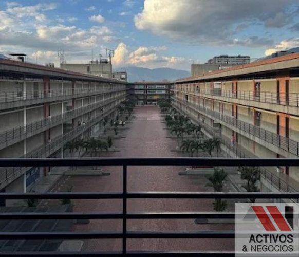 Local en arriendo en El Poblado, Medellín, 1165 m² · foto 3 de 8