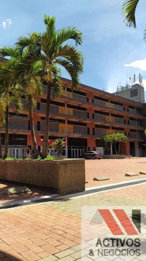 Local en arriendo en El Poblado, Medellín, 1165 m² · foto 5 de 8