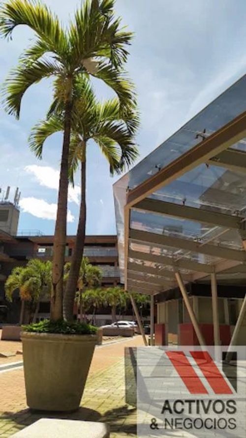 Local en arriendo en El Poblado, Medellín, 1165 m² · foto 8 de 8