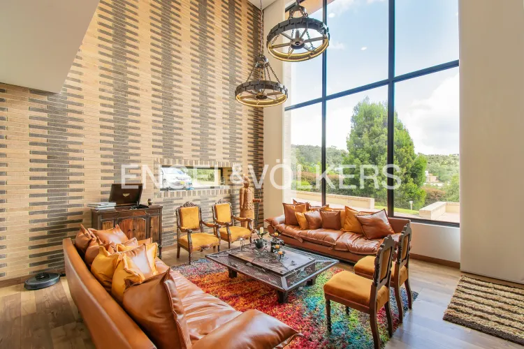 Casa de 4 alcobas en venta en Yerbabuena, Chía, 384 m² · foto 2 de 18