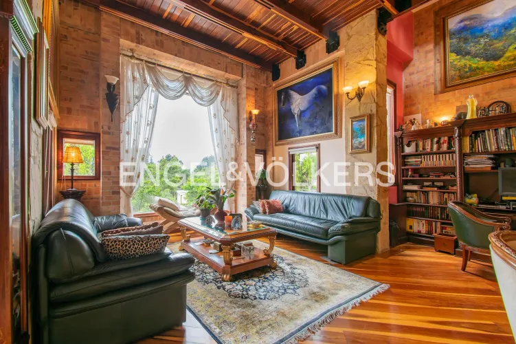 Casa de 6 alcobas en venta en Aposentos, Sopó, 599 m² · foto 2 de 16