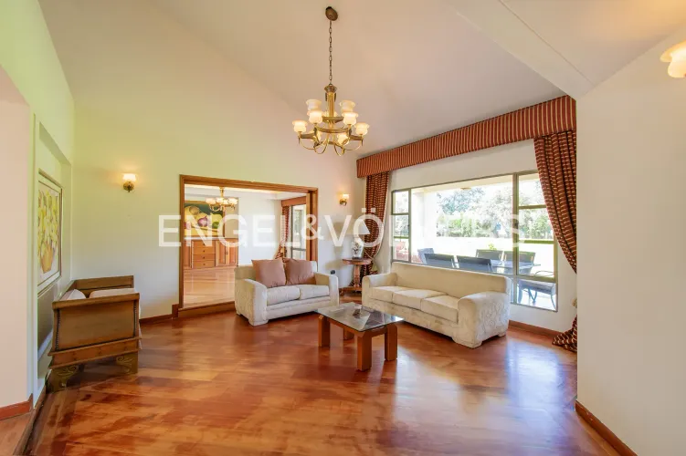 Casa de 5 alcobas en venta en Pueblo Viejo, Cota, 600 m² · foto 2 de 18