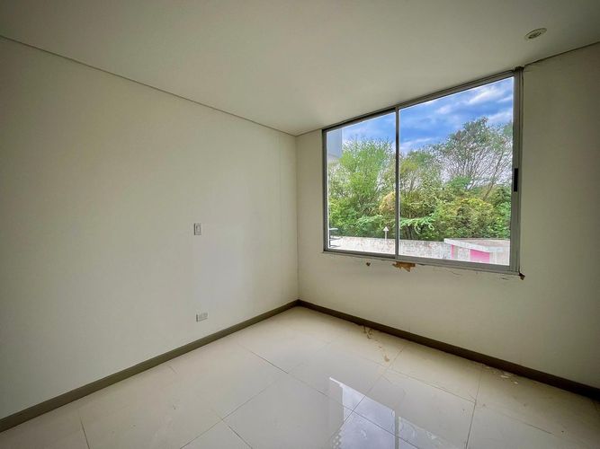 Apartamento de 2 alcobas en venta en Julio Campos Gonzalez, Girardot, 74 m² · foto 5 de 18