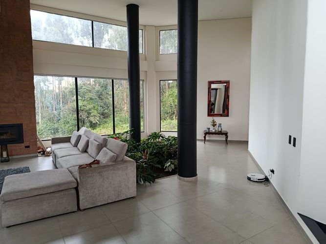 Casa de 5 alcobas en arriendo en Yerbabonita Bosque Nativo, Sopó, 366 m² · foto 11 de 24