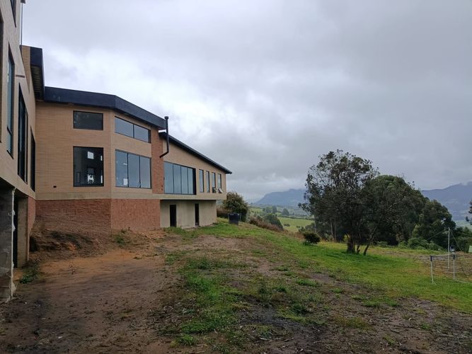 Casa de 5 alcobas en arriendo en Yerbabonita Bosque Nativo, Sopó, 366 m² · foto 7 de 24
