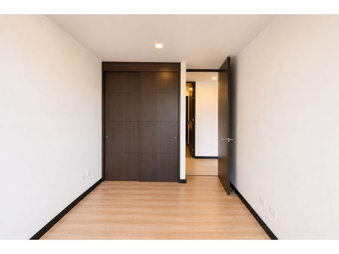 Apartamento de 3 alcobas en arriendo en Altos Del Poblado, Medellín, 90 m² · foto 11 de 13