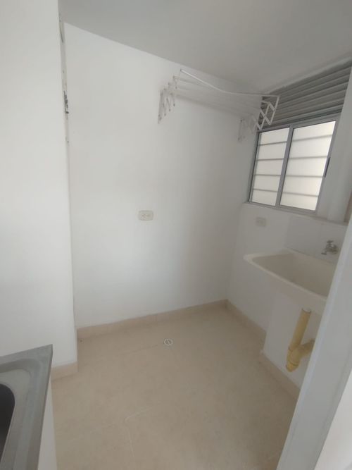 Apartamento de 2 alcobas en venta en Cencar- Yumbo, Yumbo, 48 m² · foto 4 de 13