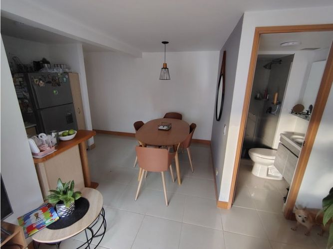 Apartamento de 3 alcobas en venta en Loma De San Jose, Sabaneta, 63 m² · foto 6 de 8