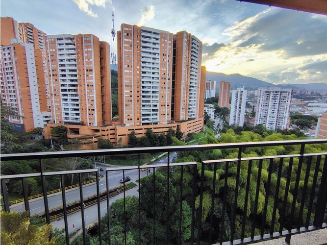 Apartamento de 3 alcobas en venta en Loma De San Jose, Sabaneta, 63 m² · foto 8 de 8