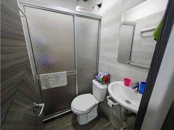Casa de 6 alcobas en venta en Escocia, Bogotá, 144 m² · foto 16 de 24