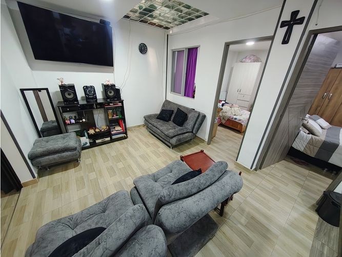 Casa de 6 alcobas en venta en Escocia, Bogotá, 144 m² · foto 18 de 24