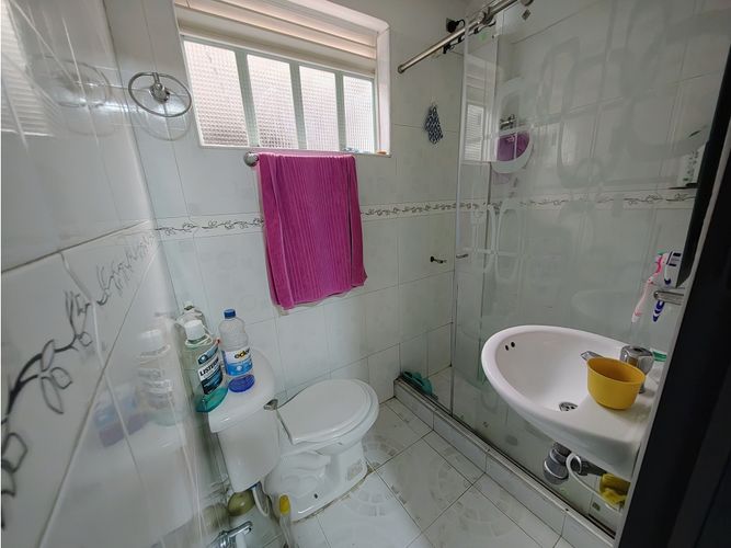 Casa de 6 alcobas en venta en Escocia, Bogotá, 144 m² · foto 22 de 24