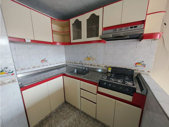 Casa de 8 alcobas en venta en Casa Loma, Bogotá, 215 m² · foto 9 de 24