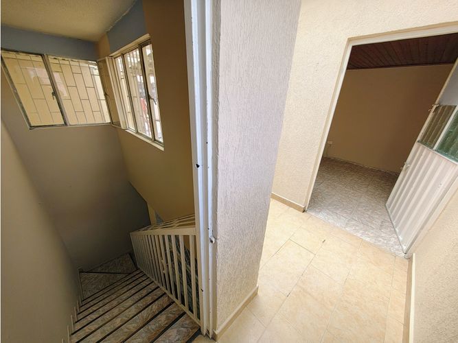 Casa de 8 alcobas en venta en Casa Loma, Bogotá, 215 m² · foto 18 de 24