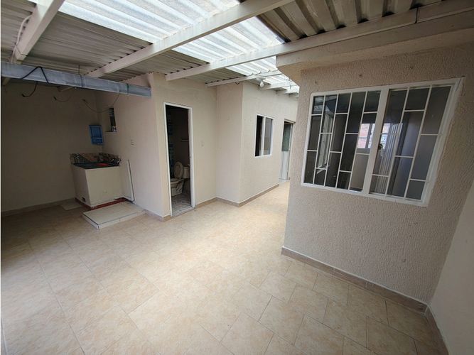 Casa de 8 alcobas en venta en Casa Loma, Bogotá, 215 m² · foto 21 de 24