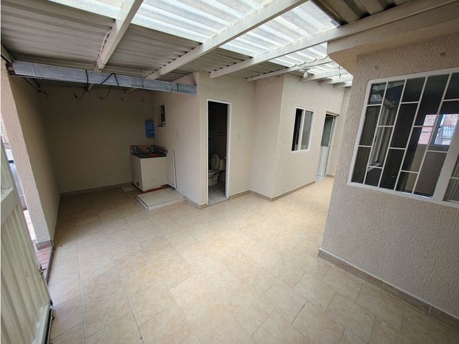 Casa de 8 alcobas en venta en Casa Loma, Bogotá, 215 m² · foto 22 de 24