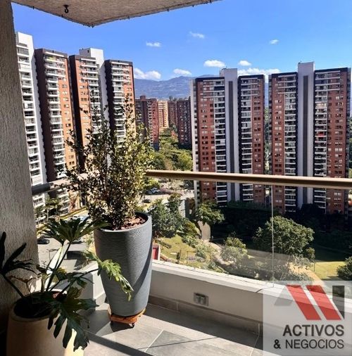 Apartamento de 3 alcobas en venta en Belén, Medellín, 98 m² · foto 2 de 19