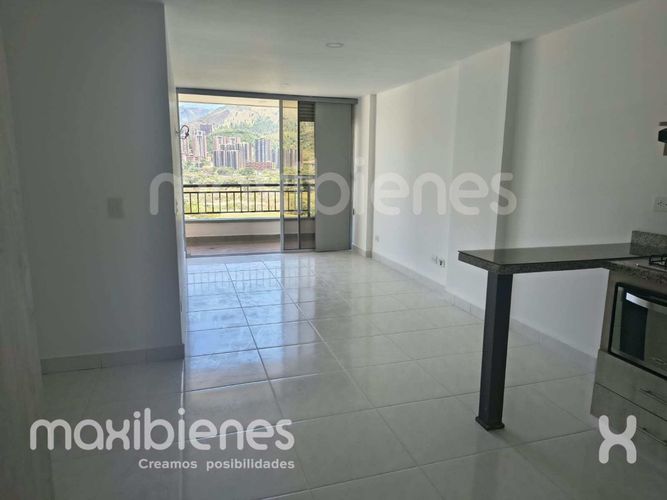 Apartamento de 2 alcobas en venta en Machado, Copacabana, 62 m² · foto 2 de 11