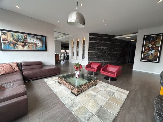 Apartamento de 3 alcobas en venta en Santa Paula, Bogotá, 245 m² · foto 2 de 24