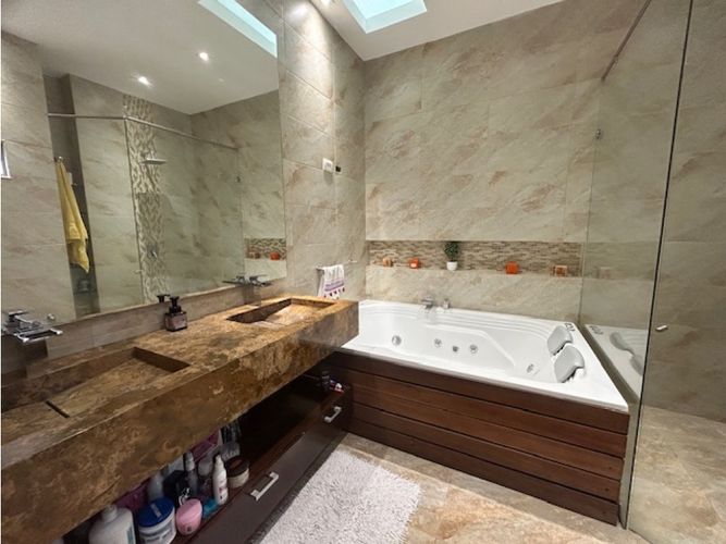 Apartamento de 3 alcobas en venta en Santa Paula, Bogotá, 245 m² · foto 17 de 24
