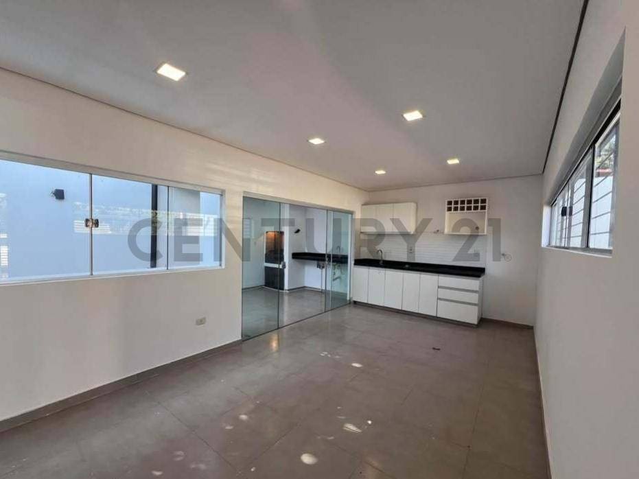 Alquiler de Casa Dúplex en Luque, Central — foto 3