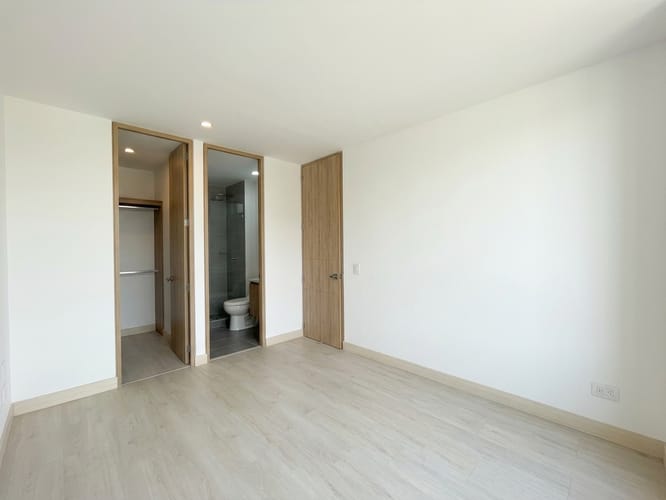 Apartamento de 2 alcobas en arriendo en Américas Central, Bogotá, 67 m² · foto 3 de 16