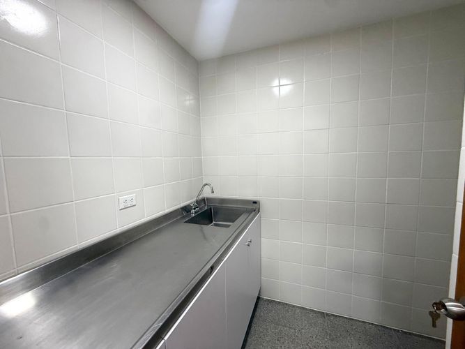 Oficina en arriendo en Olaya Herrera, Medellín, 1940 m² · foto 6 de 24